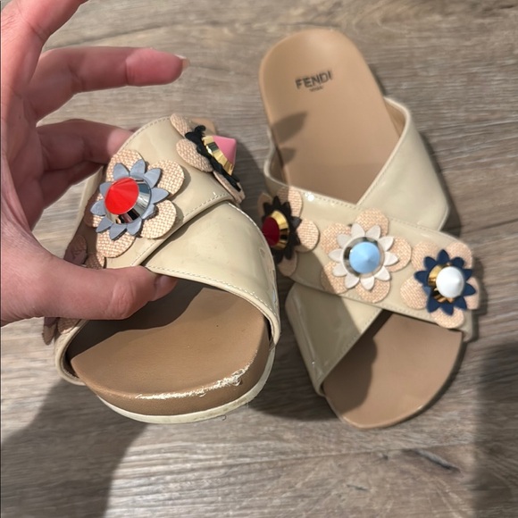 Fendi Cream and Red Sandals with Cross-Strap Design - Picture 3 of 3